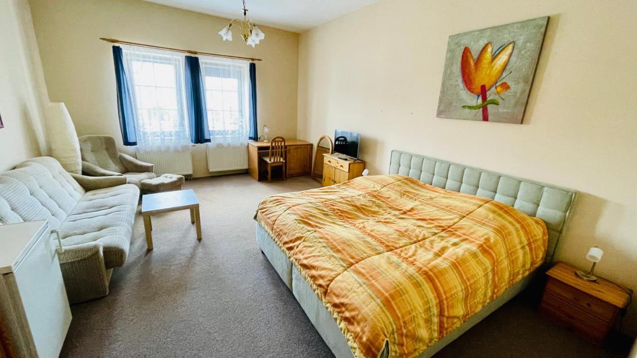 Hotel Kralovsky Dvur Horice Luaran gambar